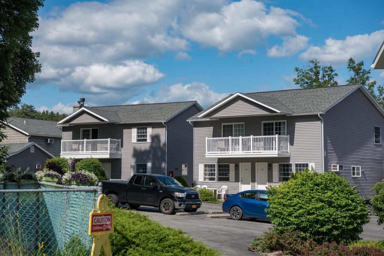 Americas Best Value Inn & Suites Lake George Exterior photo