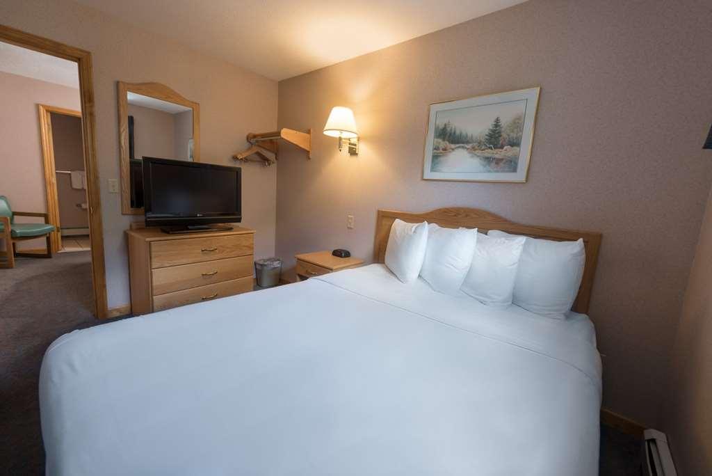 Americas Best Value Inn & Suites Lake George Room photo